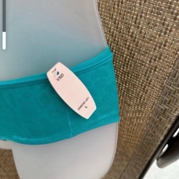 Victoria secret new hiphugger L - Picture 3 of 3